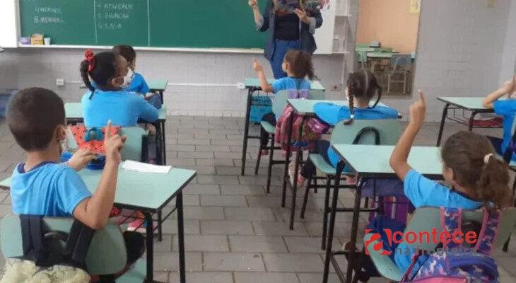 Justiça do Paraná manda reintegrar professora demitida após ser impedida de depor em PAD