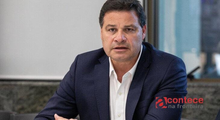 Justiça Eleitoral proíbe uso de estrutura pública em campanha de Sandro Alex