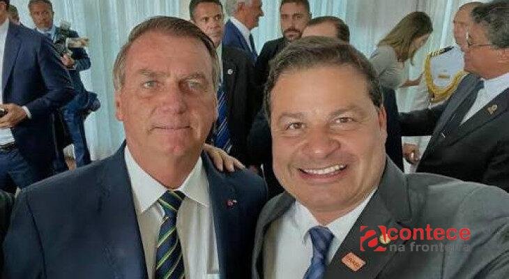 Justiça proíbe Sandro Alex de usar Bolsonaro na campanha