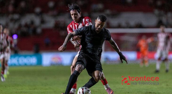 Operário-PR busca empate heroico contra o Náutico por 3 a 3
