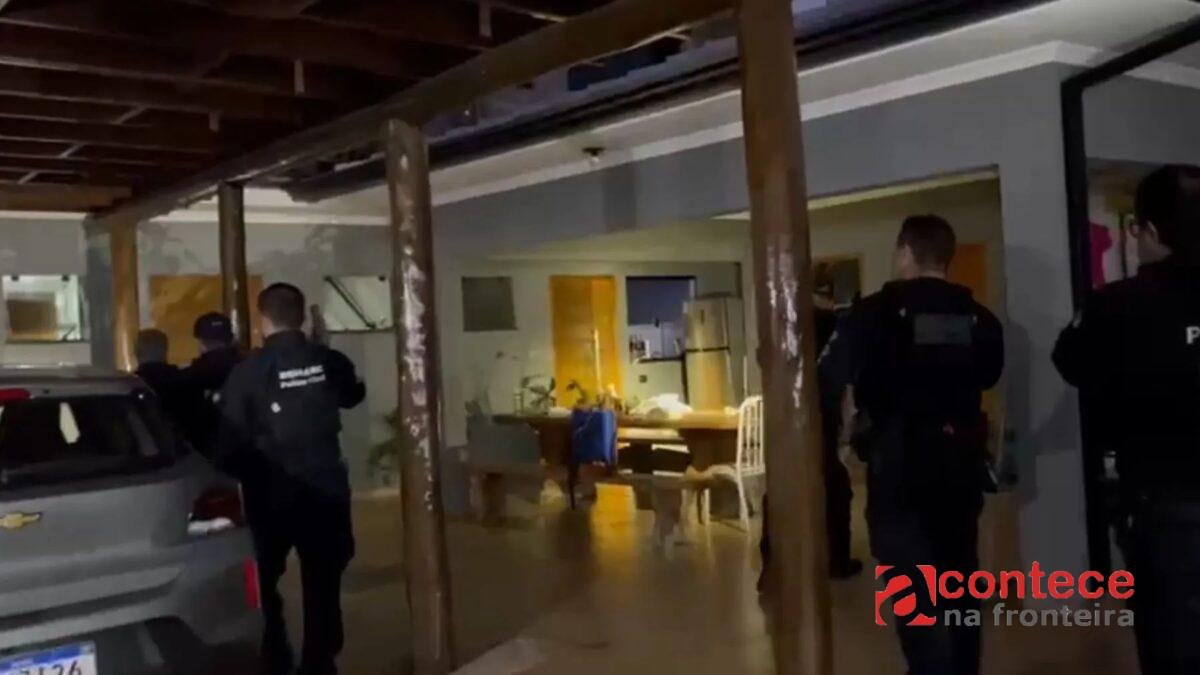 Operação no PR mira família que usava transportadora para fuzis