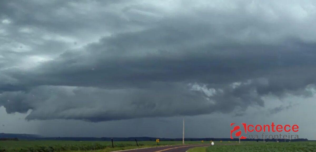 Paraná entra em alerta de perigo para tempestades em 254 cidades