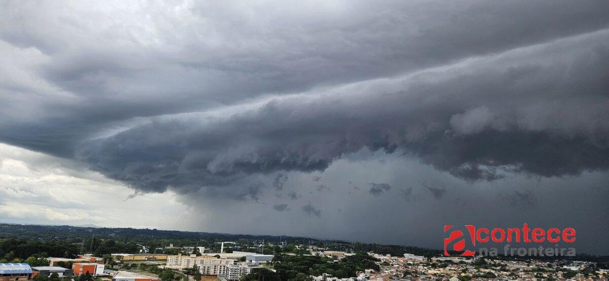 Alerta no Paraná: temporais, granizo e frente fria