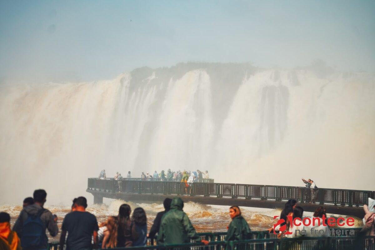 Passarela da Garganta do Diabo é reaberta nas Cataratas do Iguaçu nesta terça-feira (15)