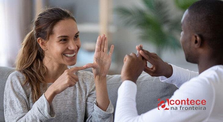 Perícia médica federal libera intérprete de Libras