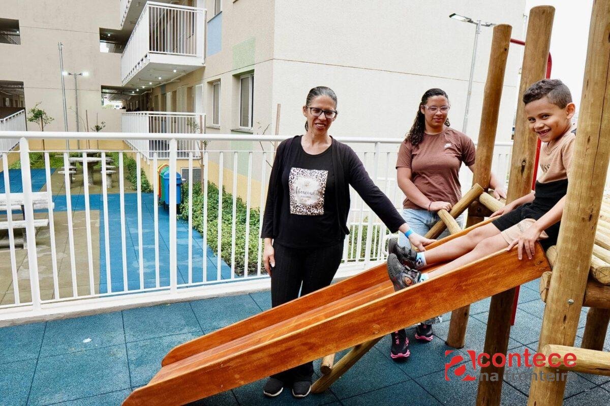 Prefeitura de SP entrega apartamentos e escrituras no Butantã