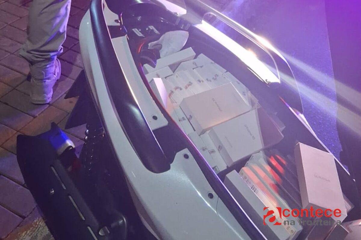 PRF apreende 59 iPhones escondidos em motoneta na BR-277 em Santa Tereza do Oeste