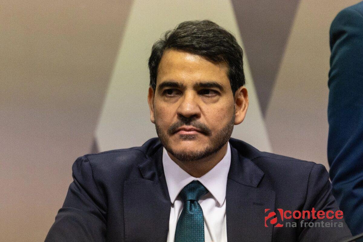 Relatório apócrifo encomendado por Moraes recomenda 'monitoramento e coleta dirigida' sobre Messias e Mendonça