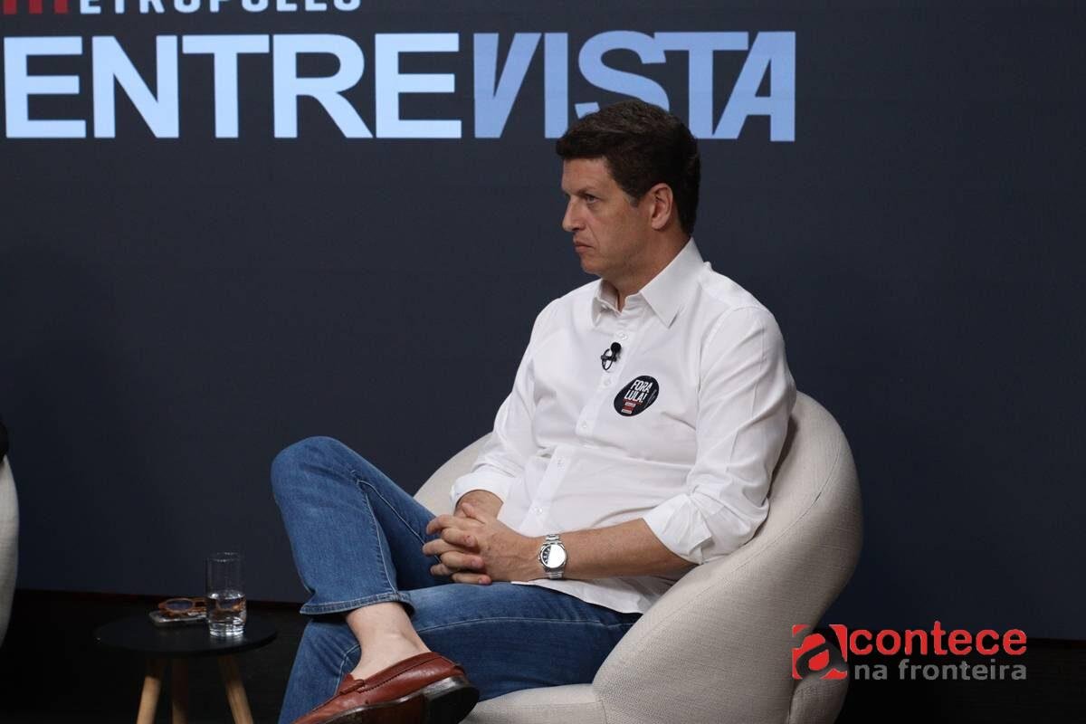 Ricardo Salles explica expressão “passar a boiada” e mira futuro político