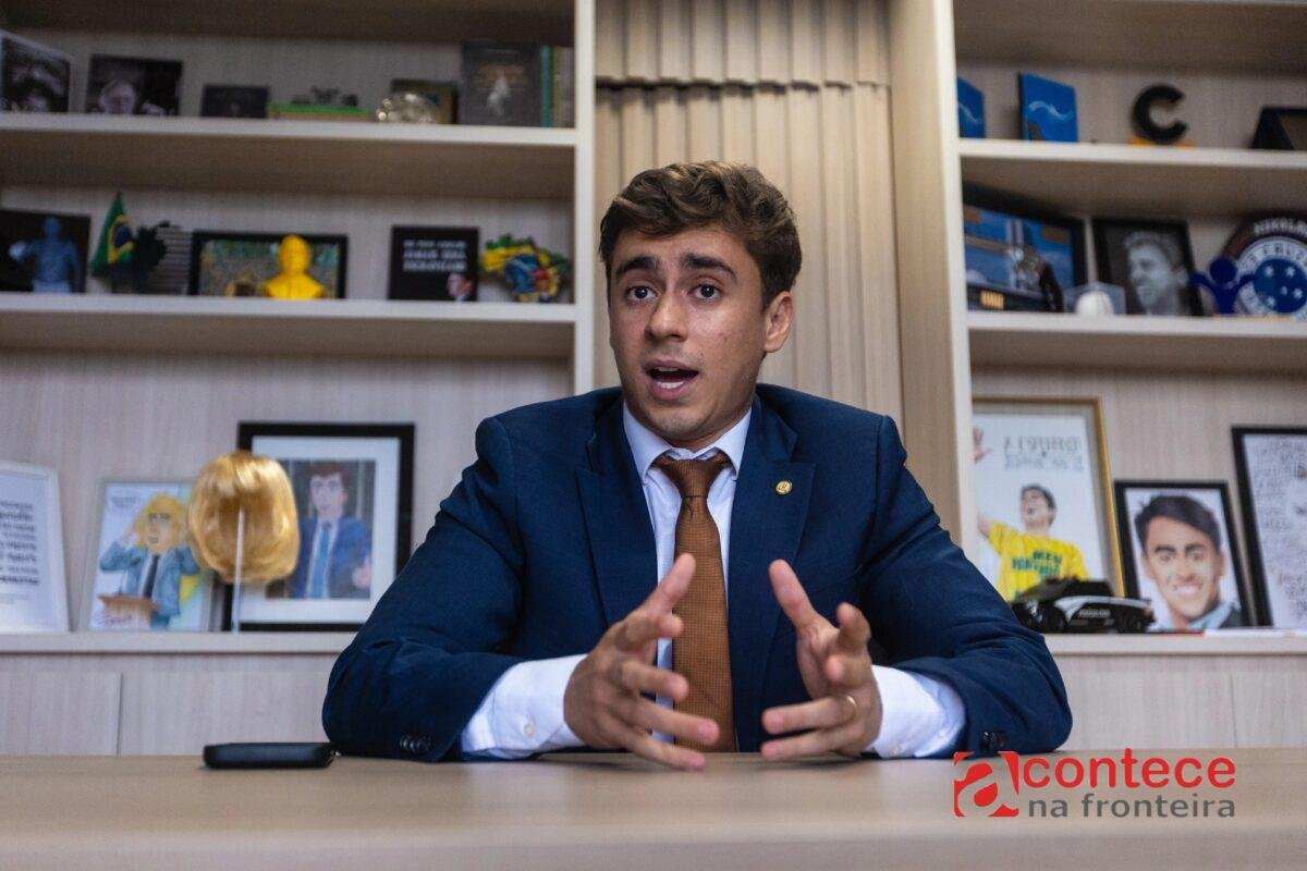 Sâmia Bomfim denuncia Nikolas Ferreira à PGR por fake news