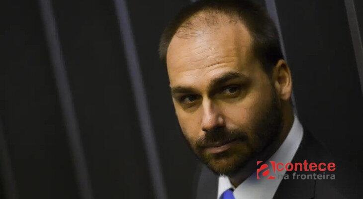 TSE manda Eduardo Bolsonaro apagar posts sobre urnas eletrônicas