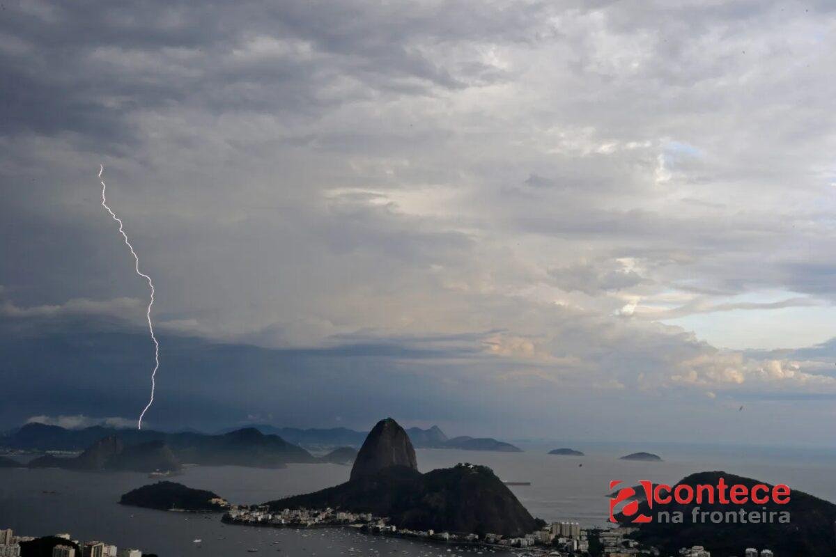 Ventania assusta moradores do Rio nesta terça-feira, com rajadas de até 68 km/h: 'Acordei com janelas tremendo'