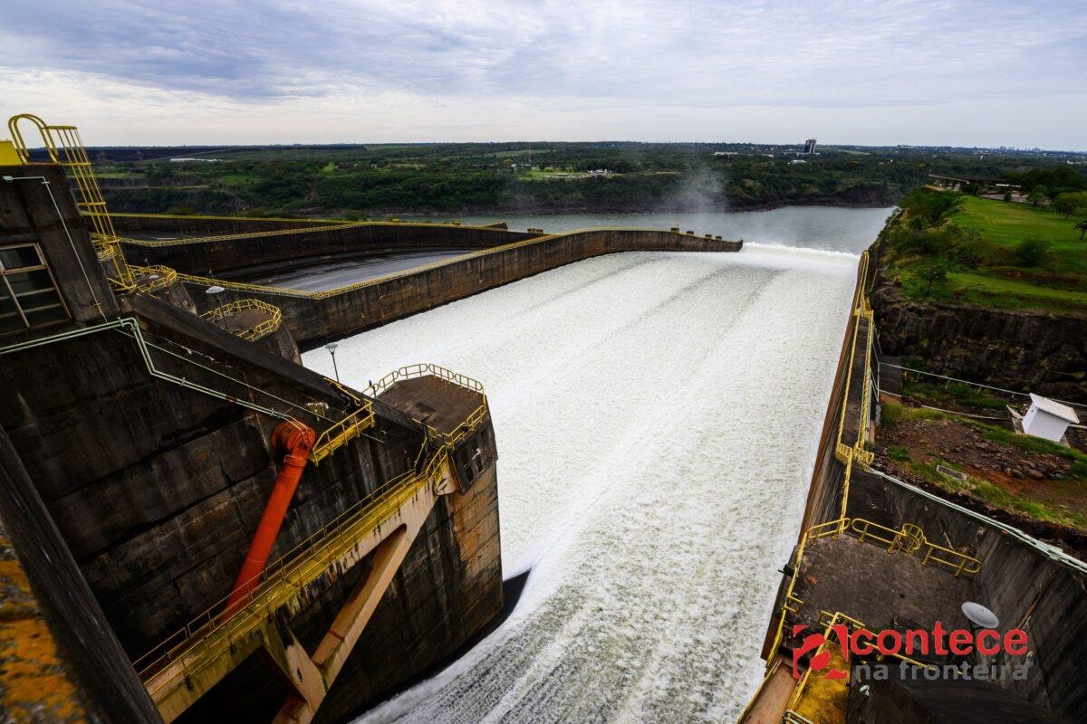 Vertedouro de Itaipu é temporariamente fechado, mas tem previsão de nova abertura nesta quinta-feira (24)