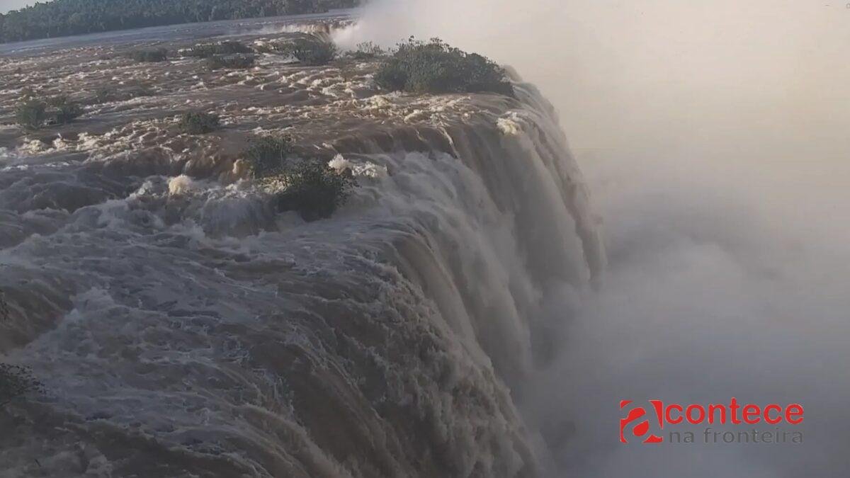 Cataratas do Iguaçu têm vazão 5 vezes maior que o normal