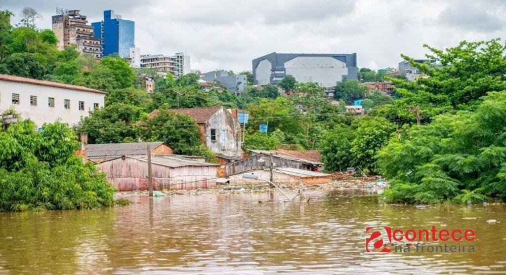 Nível do Rio Paraná baixa na fronteira após pico de cheia