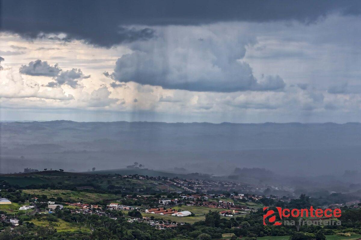 Chuva no Paraná supera média de outubro em 16 cidades