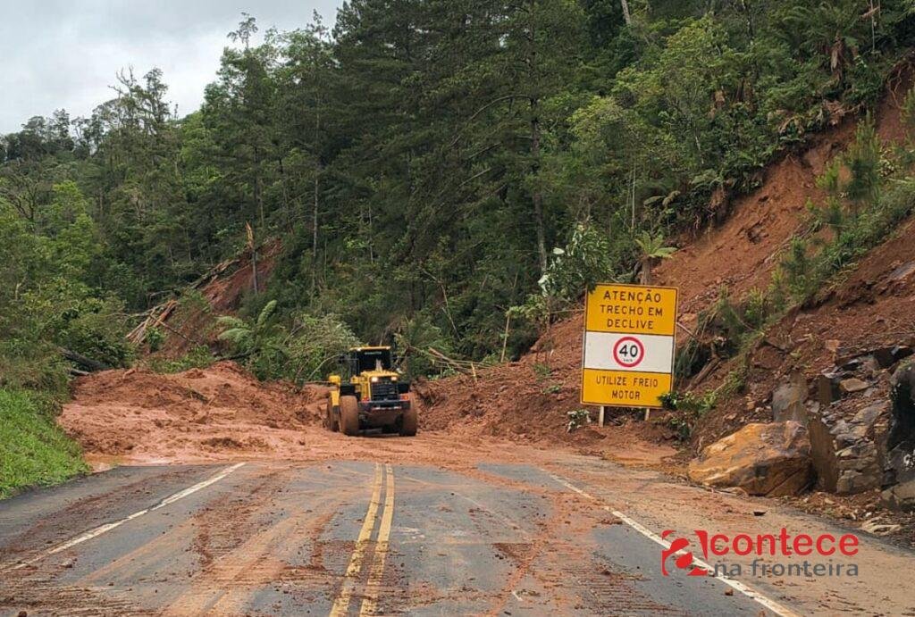 Estradas do Paraná bloqueadas após temporais no fim de semana