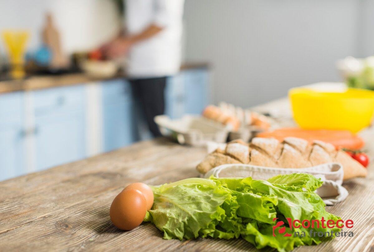 Cozinha compacta: dicas práticas para otimizar bancadas no PR