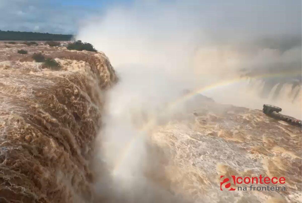 Cataratas do Iguaçu: grades são retiradas após cheia recorde