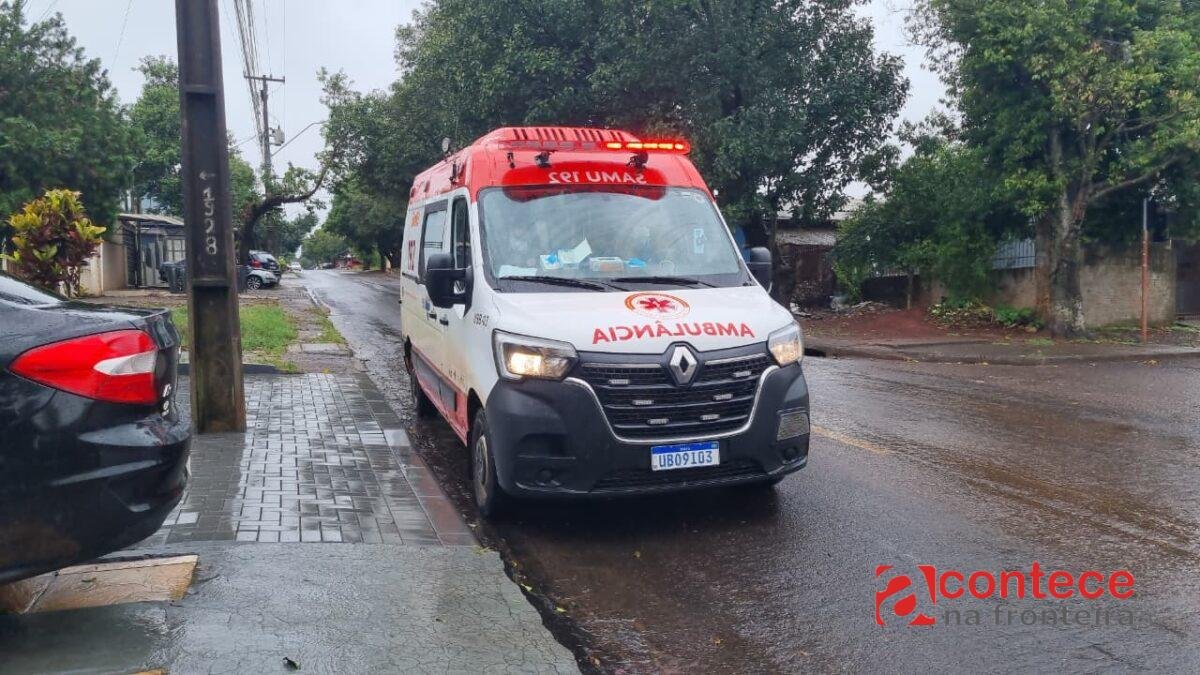 Homem desloca o braço após queda em casa no Paraná