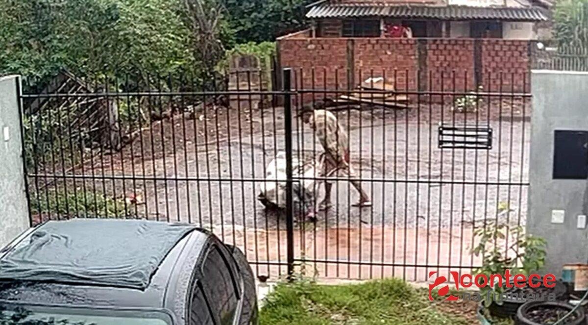 Homem é preso após carregar mulher desacordada em saco de cal