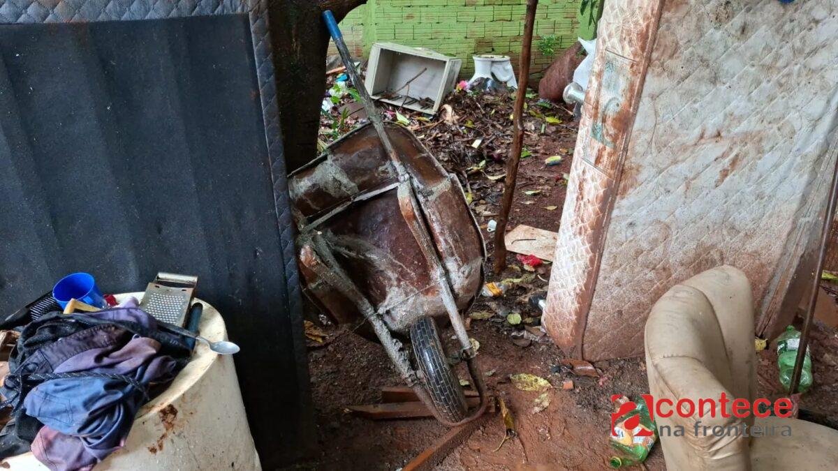 Mulher em saco de cal no PR ingeriu tóxico e sofreu agressões