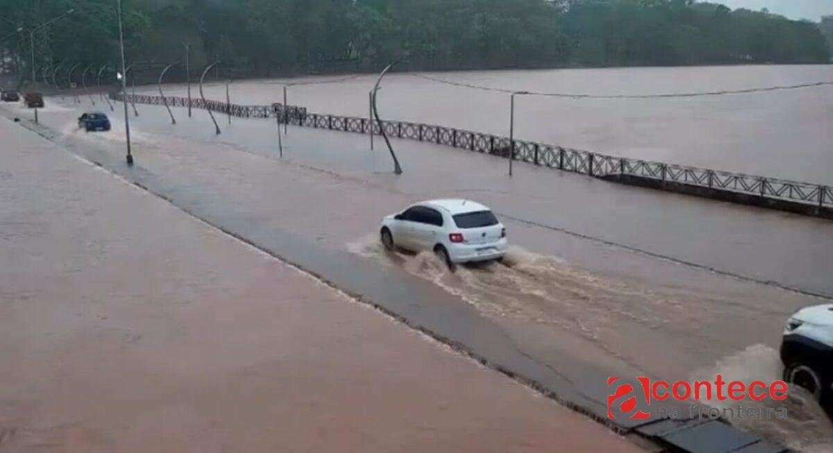 Chuva no Paraguai afeta fronteira e causa alagamentos