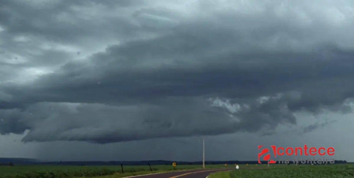 Paraná tem alerta vermelho de tempestade em 143 cidades neste domingo de eleições; veja onde