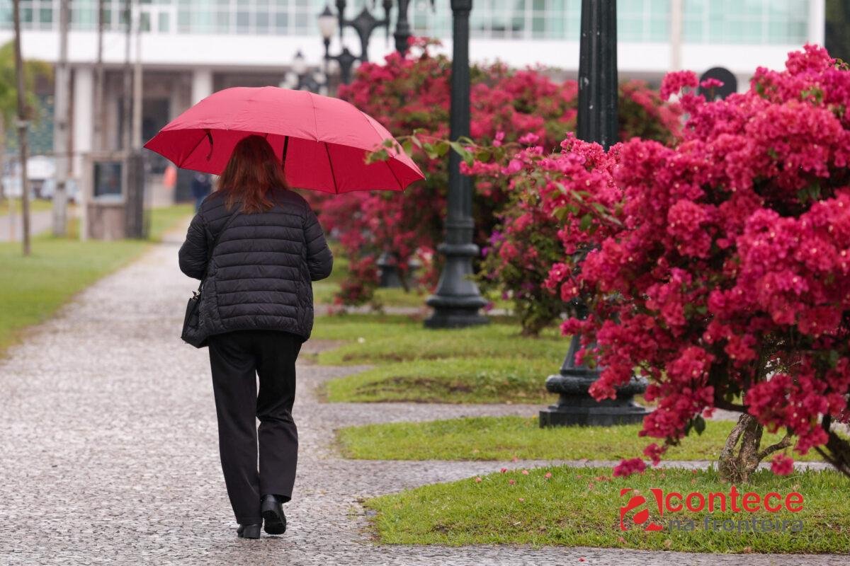 Feriado no Paraná: Simepar alerta para chuvas e tempestades