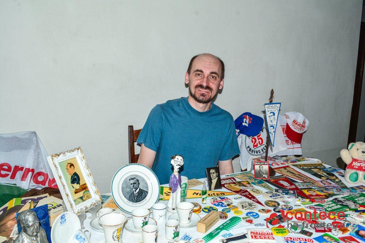 Historiador do Paraná guarda 4 mil itens de 100 anos de eleições