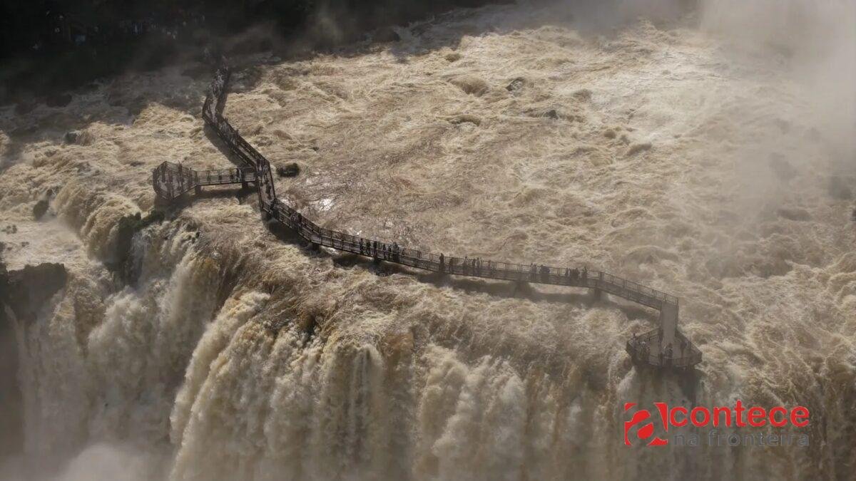 Cataratas do Iguaçu: passarela é fechada após alta na vazão