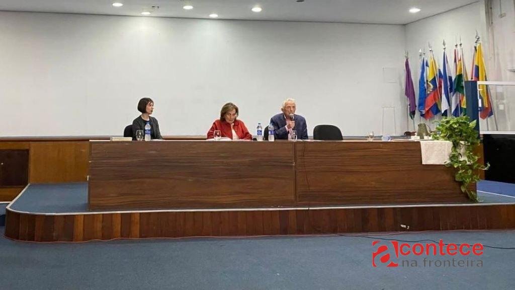 Historiador Peter Burke aponta era da ignorância em Foz do Iguaçu