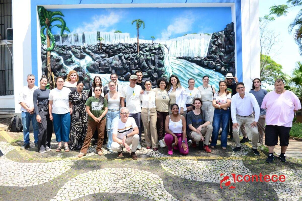 Mural histórico em Foz do Iguaçu passa por restauração inédita
