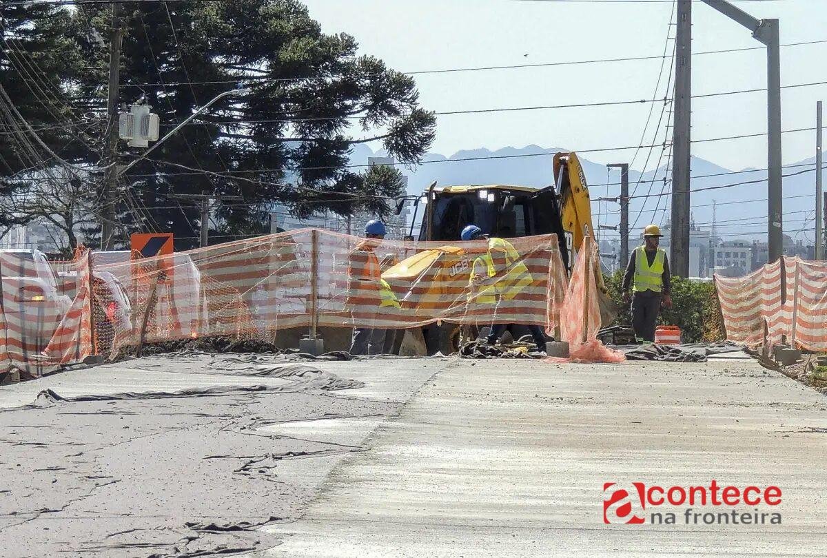 Trânsito em Curitiba: rua tem bloqueio de 90 dias por obras