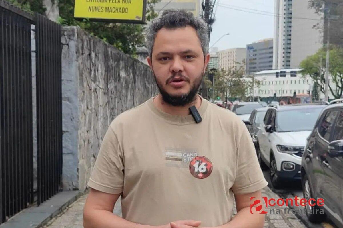 Samuel de Mattos, candidato do PSTU, vota em Curitiba