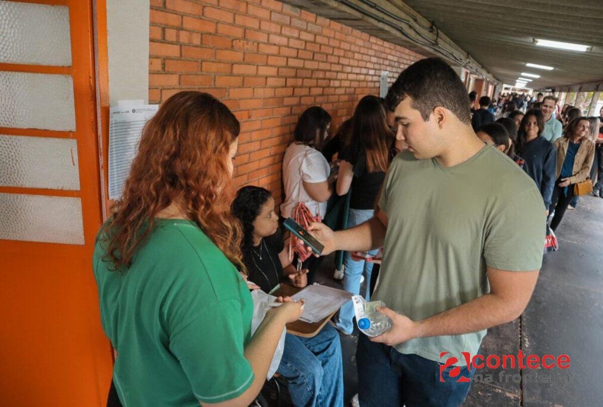 Vestibular da UEL 2027 reúne 18 mil candidatos no Paraná